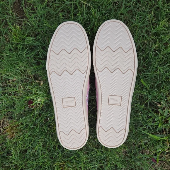 Toms X Randy's Donut Sprinkle Shoes Limited Edition - Picture 4 of 8